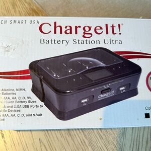 NEW! Tech Smart USA Charge It Battery Station Ultra Black Recharge AAA*AA*C*D*9V